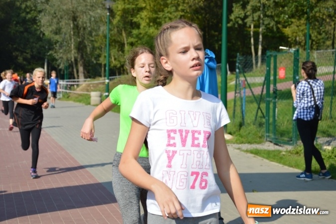 Zdjęcie w galerii na portalu naszwodzislaw.com: Ćwierćwiecze Biegu Gazety Wodzisławskiej. Za nami jubileuszowa edycja. Na starcie stanęło 350 osób wiadomości z regionu