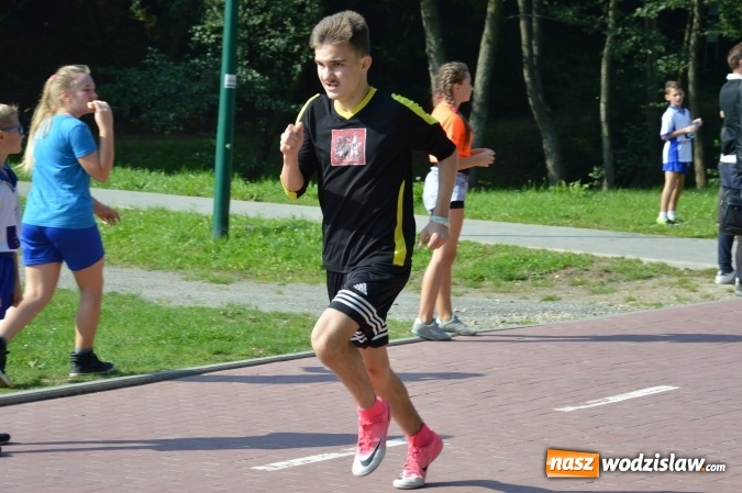 Zdjęcie w galerii na portalu naszwodzislaw.com: Ćwierćwiecze Biegu Gazety Wodzisławskiej. Za nami jubileuszowa edycja. Na starcie stanęło 350 osób wiadomości z regionu