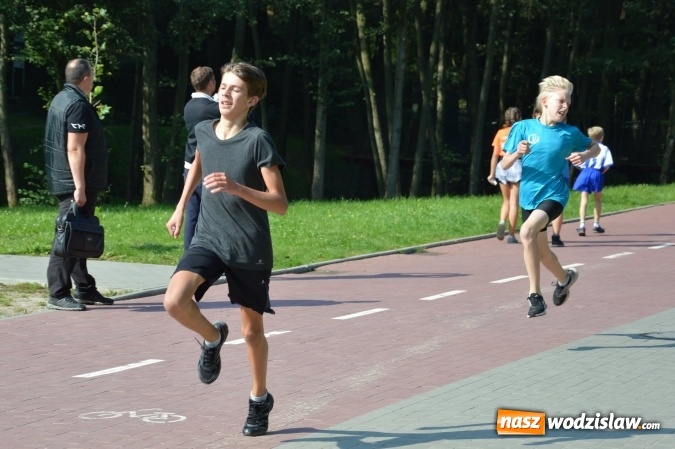 Zdjęcie w galerii na portalu naszwodzislaw.com: Ćwierćwiecze Biegu Gazety Wodzisławskiej. Za nami jubileuszowa edycja. Na starcie stanęło 350 osób wiadomości z regionu