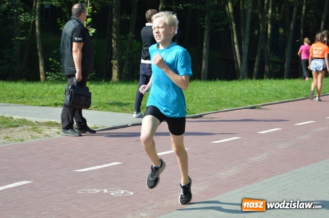 Zdjęcie w galerii na portalu naszwodzislaw.com: Ćwierćwiecze Biegu Gazety Wodzisławskiej. Za nami jubileuszowa edycja. Na starcie stanęło 350 osób wiadomości z regionu