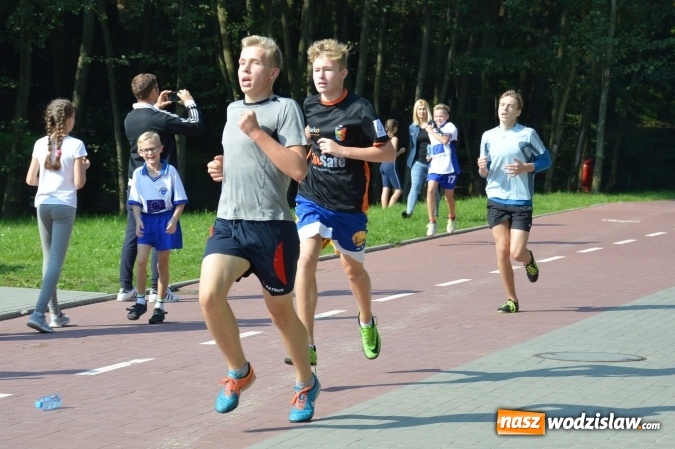 Zdjęcie w galerii na portalu naszwodzislaw.com: Ćwierćwiecze Biegu Gazety Wodzisławskiej. Za nami jubileuszowa edycja. Na starcie stanęło 350 osób wiadomości z regionu