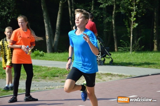 Zdjęcie w galerii na portalu naszwodzislaw.com: Ćwierćwiecze Biegu Gazety Wodzisławskiej. Za nami jubileuszowa edycja. Na starcie stanęło 350 osób wiadomości z regionu