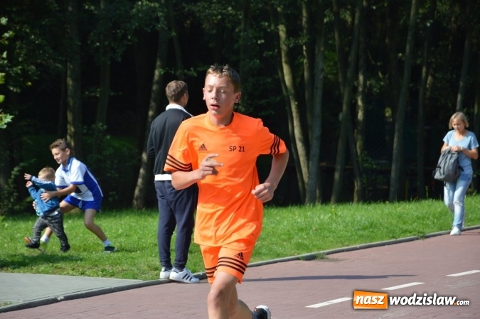 Zdjęcie w galerii na portalu naszwodzislaw.com: Ćwierćwiecze Biegu Gazety Wodzisławskiej. Za nami jubileuszowa edycja. Na starcie stanęło 350 osób wiadomości z regionu