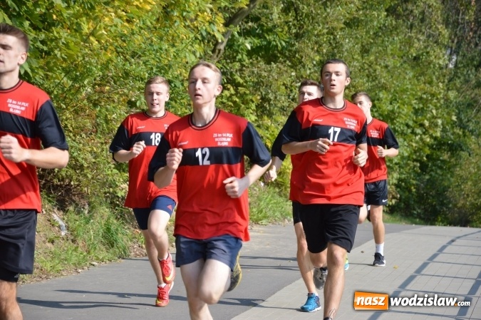 Zdjęcie w galerii na portalu naszwodzislaw.com: Ćwierćwiecze Biegu Gazety Wodzisławskiej. Za nami jubileuszowa edycja. Na starcie stanęło 350 osób wiadomości z regionu