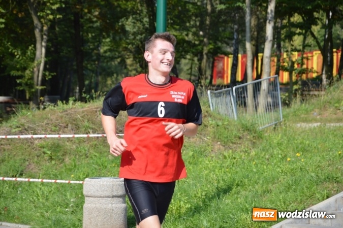 Zdjęcie w galerii na portalu naszwodzislaw.com: Ćwierćwiecze Biegu Gazety Wodzisławskiej. Za nami jubileuszowa edycja. Na starcie stanęło 350 osób wiadomości z regionu