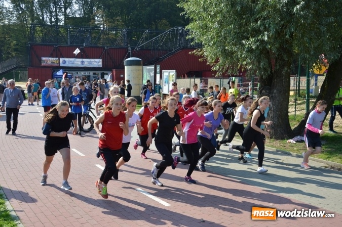 Zdjęcie w galerii na portalu naszwodzislaw.com: Ćwierćwiecze Biegu Gazety Wodzisławskiej. Za nami jubileuszowa edycja. Na starcie stanęło 350 osób wiadomości z regionu