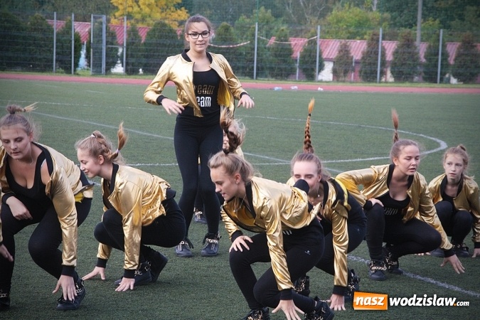 Zdjęcie w galerii na portalu naszwodzislaw.com: Lekarze kontra samorządowcy. Zagrali charytatywnie na rzecz rydułtowskiej pediatrii. Będzie rewanż  wiadomości z regionu