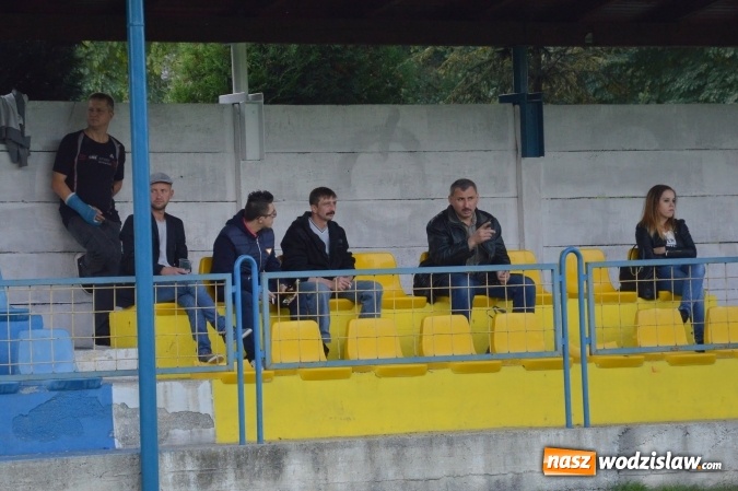 Zdjęcie w galerii na portalu naszwodzislaw.com: Skromne zwycięstwo Naprzodu Syrynia wiadomości z regionu