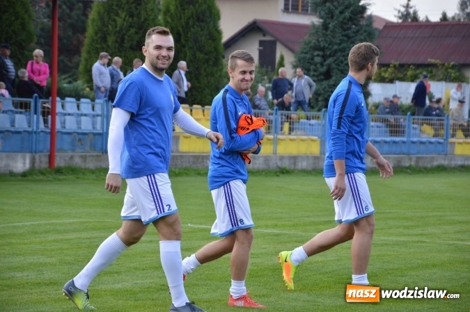 Zdjęcie w galerii na portalu naszwodzislaw.com: Skromne zwycięstwo Naprzodu Syrynia wiadomości z regionu