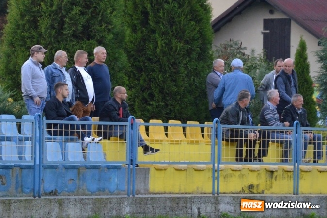 Zdjęcie w galerii na portalu naszwodzislaw.com: Skromne zwycięstwo Naprzodu Syrynia wiadomości z regionu