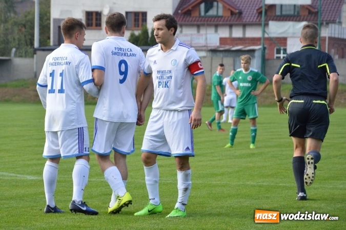 Zdjęcie w galerii na portalu naszwodzislaw.com: Skromne zwycięstwo Naprzodu Syrynia wiadomości z regionu