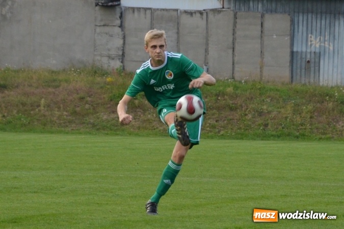 Zdjęcie w galerii na portalu naszwodzislaw.com: Skromne zwycięstwo Naprzodu Syrynia wiadomości z regionu