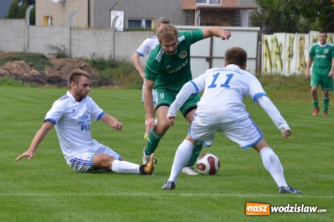 Zdjęcie w galerii na portalu naszwodzislaw.com: Skromne zwycięstwo Naprzodu Syrynia wiadomości z regionu