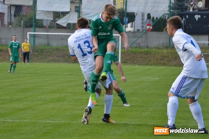 Zdjęcie w galerii na portalu naszwodzislaw.com: Skromne zwycięstwo Naprzodu Syrynia wiadomości z regionu