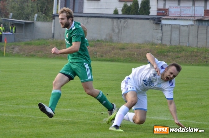 Zdjęcie w galerii na portalu naszwodzislaw.com: Skromne zwycięstwo Naprzodu Syrynia wiadomości z regionu