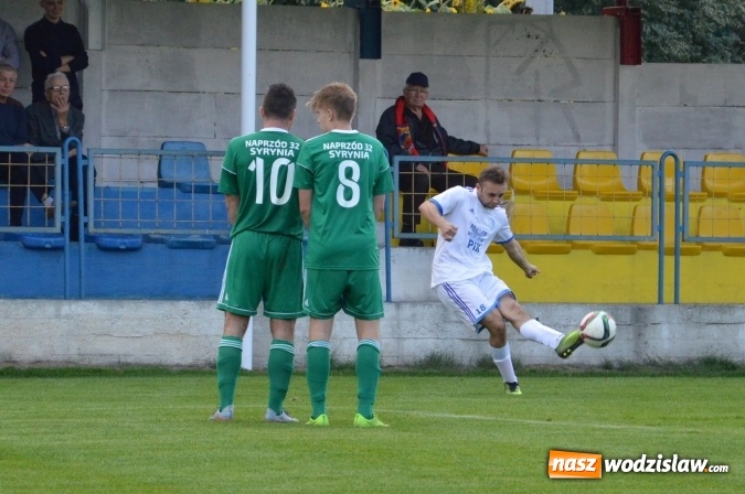 Zdjęcie w galerii na portalu naszwodzislaw.com: Skromne zwycięstwo Naprzodu Syrynia wiadomości z regionu