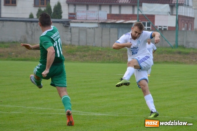 Zdjęcie w galerii na portalu naszwodzislaw.com: Skromne zwycięstwo Naprzodu Syrynia wiadomości z regionu