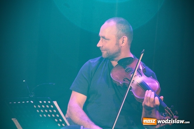 Zdjęcie w galerii na portalu naszwodzislaw.com: Carrantuohill, Ireneusz Krosny i formacja Salake w Wodzisławskim Centrum Kultury  wiadomości z regionu