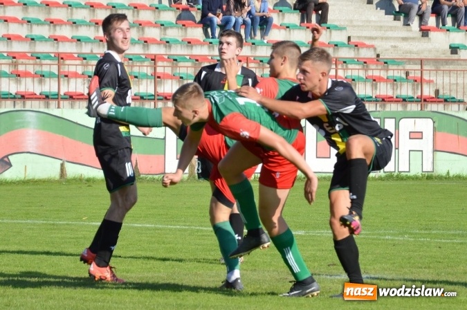 Zdjęcie w galerii na portalu naszwodzislaw.com: Niespodzianka w Turzy Śląskiej. Rudzki Buk z kompletem punktów wiadomości z regionu