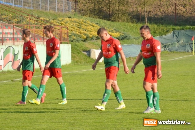 Zdjęcie w galerii na portalu naszwodzislaw.com: Niespodzianka w Turzy Śląskiej. Rudzki Buk z kompletem punktów wiadomości z regionu