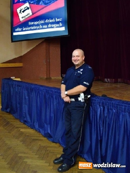 Zdjęcie w galerii na portalu naszwodzislaw.com: Dzień bez ofiar w I LO  wiadomości z regionu