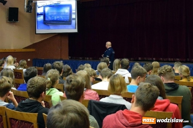 Zdjęcie w galerii na portalu naszwodzislaw.com: Dzień bez ofiar w I LO  wiadomości z regionu