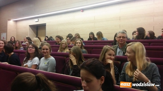 Zdjęcie w galerii na portalu naszwodzislaw.com: Poszerzali swoje zainteresowania z chemii i biologii. Uczniowie I LO w Sosnowcu wiadomości z regionu