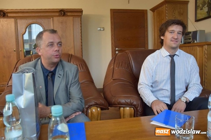 Zdjęcie w galerii na portalu naszwodzislaw.com: Burmistrz Rydułtów i dyrektor kopalni podziękowali górnikom, którzy rzucili się na pomoc tonącemu aktorowi w Czechach wiadomości z regionu