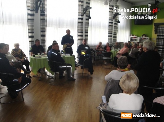 Zdjęcie w galerii na portalu naszwodzislaw.com: Profilaktyka wśród seniorów. Policjanci na spotkaniu w Radlinie  wiadomości z regionu