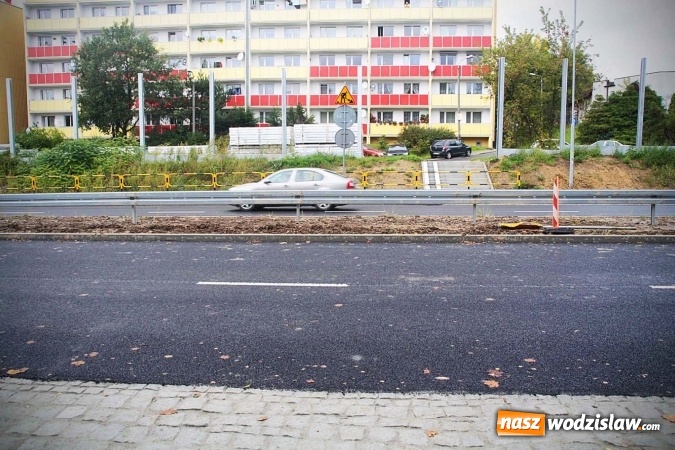 Zdjęcie w galerii na portalu naszwodzislaw.com: Ulica Matuszczyka jest już przejezdna w obu kierunkach!  wiadomości z regionu