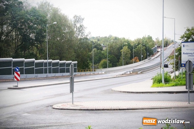 Zdjęcie w galerii na portalu naszwodzislaw.com: Ulica Matuszczyka jest już przejezdna w obu kierunkach!  wiadomości z regionu