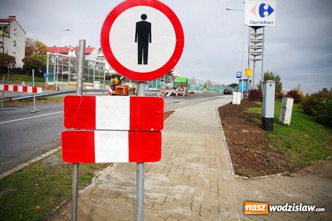 Zdjęcie w galerii na portalu naszwodzislaw.com: Ulica Matuszczyka jest już przejezdna w obu kierunkach!  wiadomości z regionu