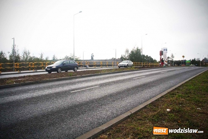 Zdjęcie w galerii na portalu naszwodzislaw.com: Ulica Matuszczyka jest już przejezdna w obu kierunkach!  wiadomości z regionu