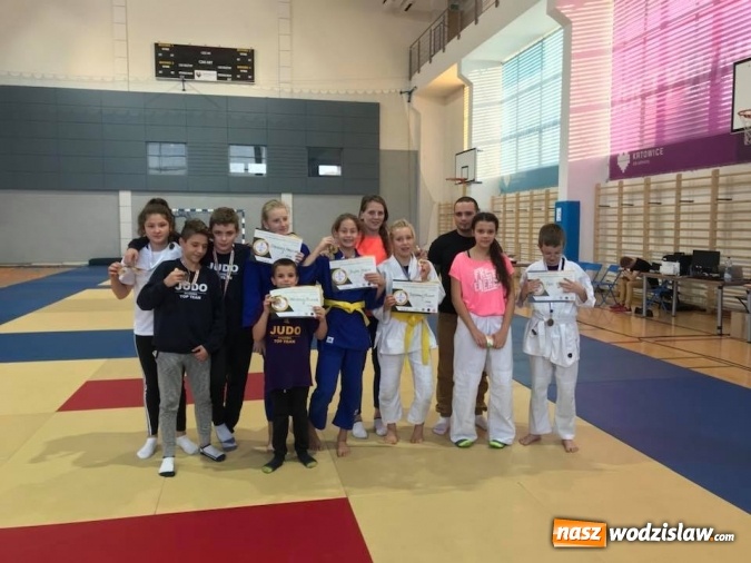Zdjęcie w galerii na portalu naszwodzislaw.com: Osiem medali dla zawodników Akademii Sportowej Top Team wiadomości z regionu