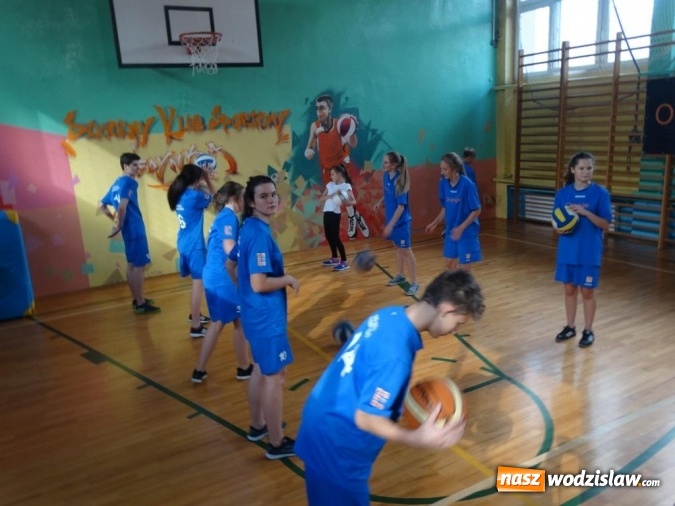 Zdjęcie w galerii na portalu naszwodzislaw.com: Kluby Sportowe Orange zachęcają rodziców do sportu! Wspólny trening dzieci i rodziców w Wodzisławiu Śląskim  wiadomości z regionu