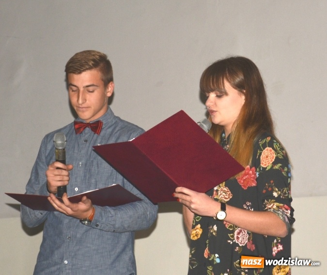 Zdjęcie w galerii na portalu naszwodzislaw.com: Nie zabrakło życzeń i kwiatów. Dzień Edukacji Narodowej w ZSP Pszów  wiadomości z regionu