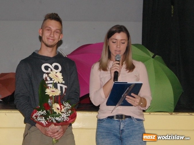 Zdjęcie w galerii na portalu naszwodzislaw.com: Nie zabrakło życzeń i kwiatów. Dzień Edukacji Narodowej w ZSP Pszów  wiadomości z regionu