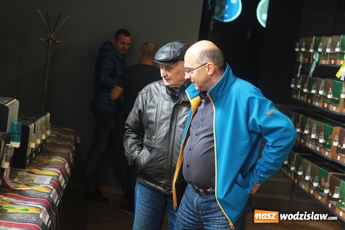 Zdjęcie w galerii na portalu naszwodzislaw.com: Wystawa Kanarków i Ptaków Egzotycznych w Wodzisławskim Centrum Kultury wiadomości z regionu