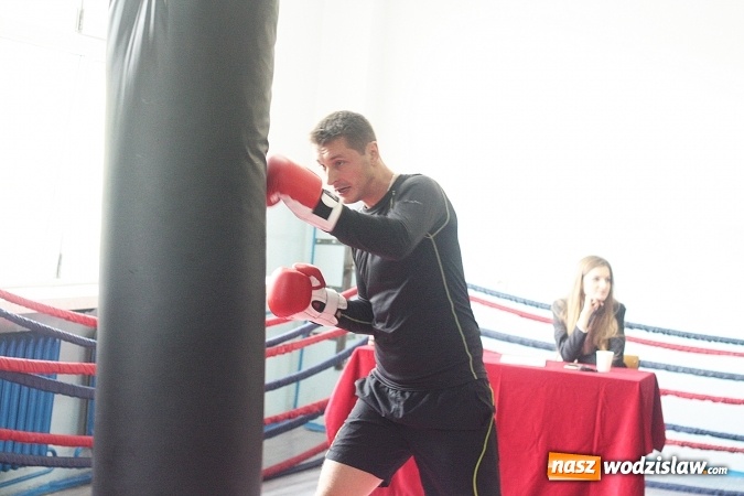 Zdjęcie w galerii na portalu naszwodzislaw.com: #760minutBOKSUna760lat. W Wodzisławiu chcą ustanowić rekord bokserski  wiadomości z regionu