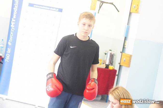 Zdjęcie w galerii na portalu naszwodzislaw.com: #760minutBOKSUna760lat. W Wodzisławiu chcą ustanowić rekord bokserski  wiadomości z regionu