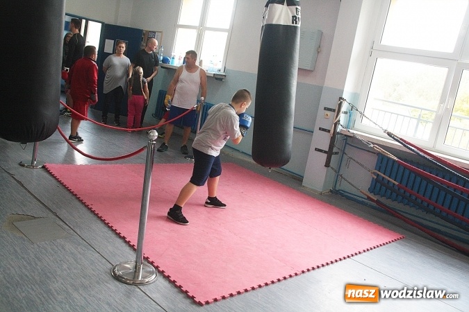 Zdjęcie w galerii na portalu naszwodzislaw.com: #760minutBOKSUna760lat. W Wodzisławiu chcą ustanowić rekord bokserski  wiadomości z regionu