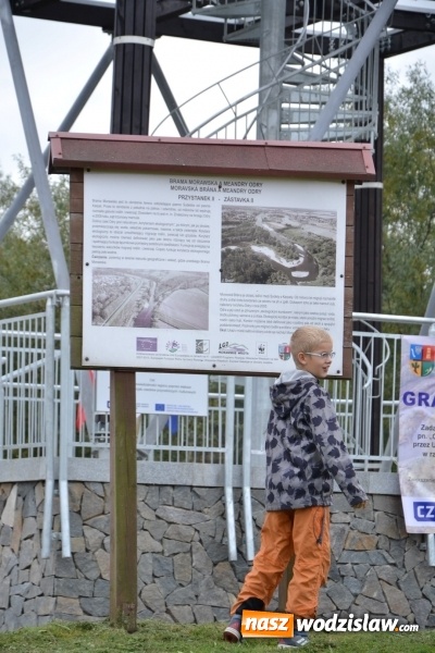 Zdjęcie w galerii na portalu naszwodzislaw.com: W Chałupkach oddano do użytku wieżę widokową. Ma ponad 27 metrów wysokości  wiadomości z regionu