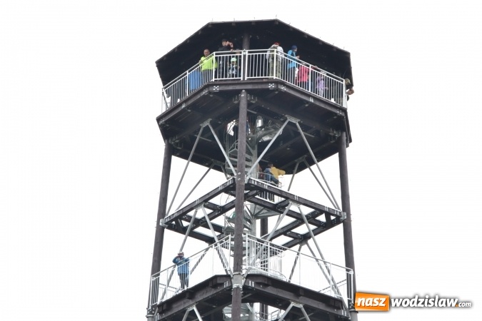 Zdjęcie w galerii na portalu naszwodzislaw.com: W Chałupkach oddano do użytku wieżę widokową. Ma ponad 27 metrów wysokości  wiadomości z regionu