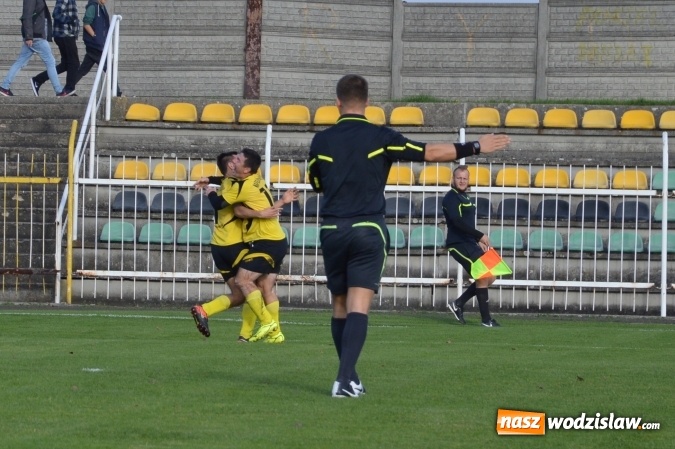Zdjęcie w galerii na portalu naszwodzislaw.com: Podział punktów w Rydułtowach. Naprzód Rydułtowy vs. LKS Drama Zbrosławice  wiadomości z regionu