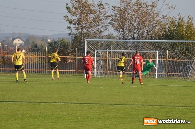 Zdjęcie w galerii na portalu naszwodzislaw.com: Podział punktów w Rydułtowach. Naprzód Rydułtowy vs. LKS Drama Zbrosławice  wiadomości z regionu