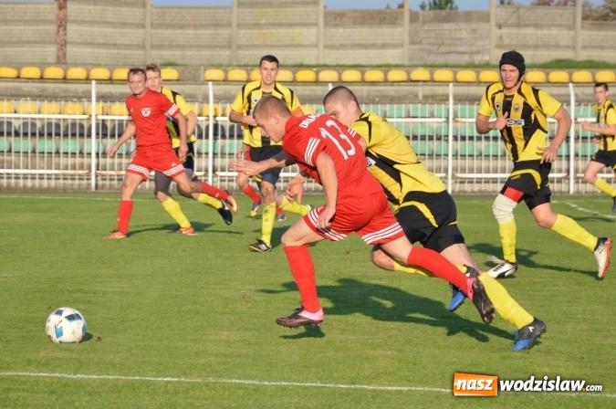 Zdjęcie w galerii na portalu naszwodzislaw.com: Podział punktów w Rydułtowach. Naprzód Rydułtowy vs. LKS Drama Zbrosławice  wiadomości z regionu