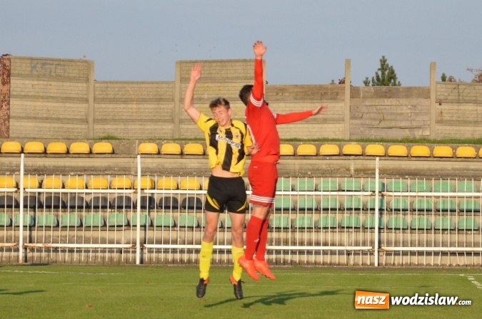 Zdjęcie w galerii na portalu naszwodzislaw.com: Podział punktów w Rydułtowach. Naprzód Rydułtowy vs. LKS Drama Zbrosławice  wiadomości z regionu