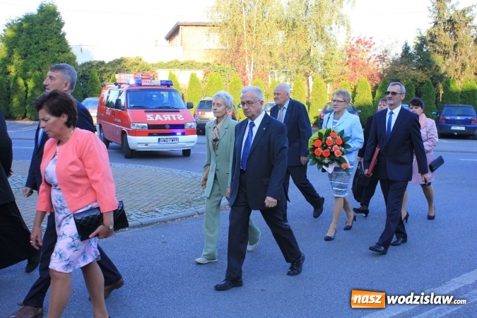 Zdjęcie w galerii na portalu naszwodzislaw.com: Szkoła w Lubomi świętowała 50-lecie! Nie zabrakło życzeń, wspomnień i dobrego humoru wiadomości z regionu