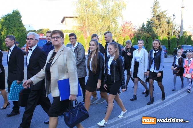 Zdjęcie w galerii na portalu naszwodzislaw.com: Szkoła w Lubomi świętowała 50-lecie! Nie zabrakło życzeń, wspomnień i dobrego humoru wiadomości z regionu