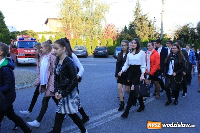 Zdjęcie w galerii na portalu naszwodzislaw.com: Szkoła w Lubomi świętowała 50-lecie! Nie zabrakło życzeń, wspomnień i dobrego humoru wiadomości z regionu